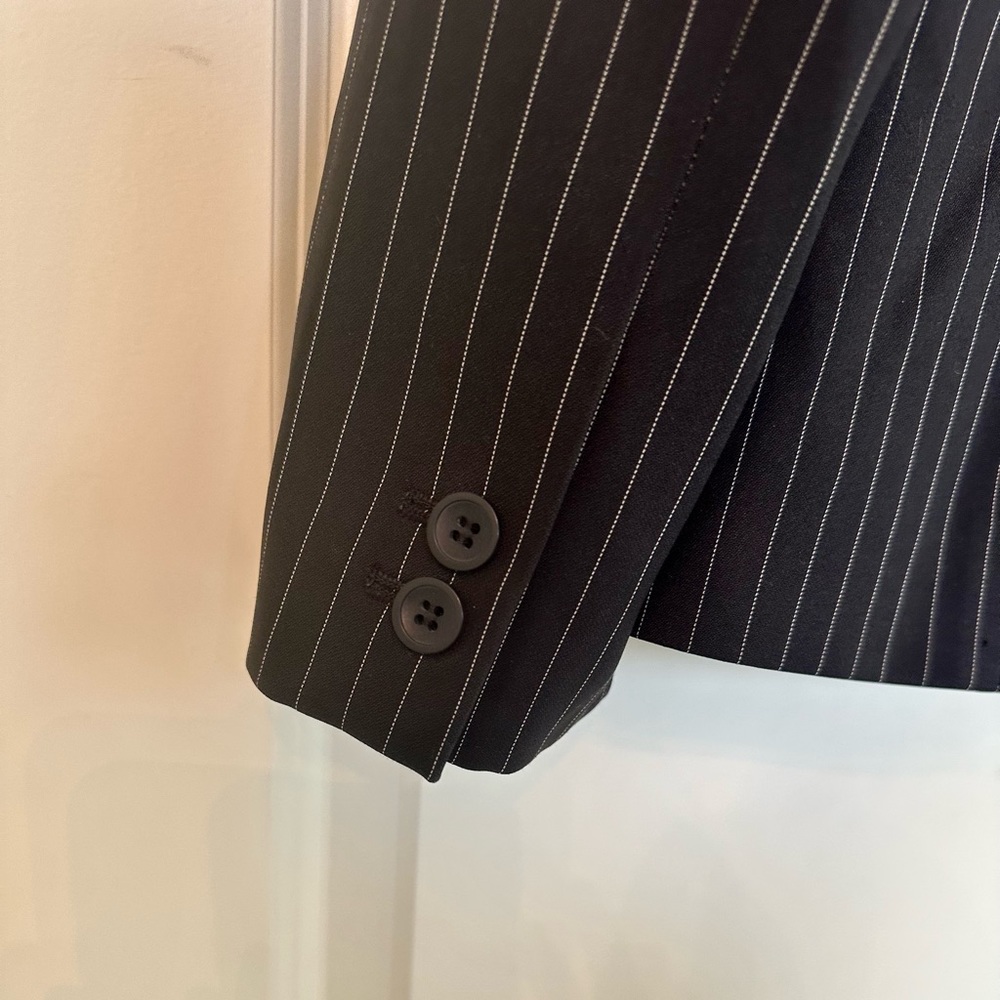Ann Taylor - Black with White Stripes Women’s Blazer - brand new condition! 🖤 - Picture 5 of 6